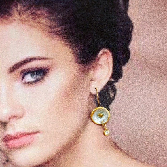 Matana Jewelry - Matana handmade delicate earrings with Zirconia